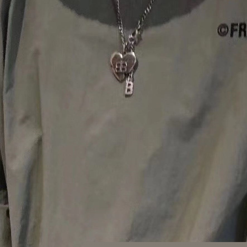 Ba*len*cia*ga necklaces